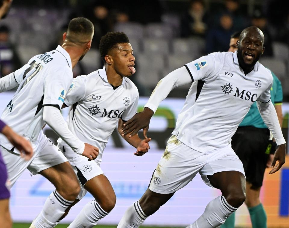 那不勒斯碾压巴黎,迪马利亚惊艳世界的简单介绍 那不勒斯碾压巴黎,迪马利亚惊艳世界的简单介绍